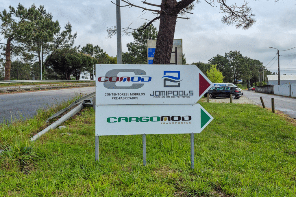 Produção de placas de sinalética para a Cargomod Transportes